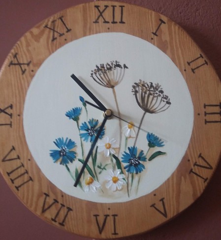 drewniany zegar ścienny ręcznie malowany
